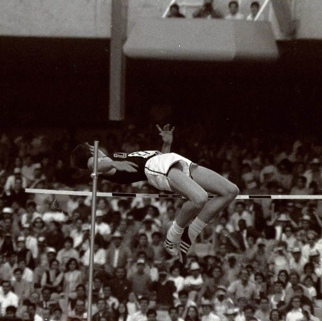 オリンピックさんのインスタグラム写真 - (オリンピックInstagram)「On this day, the Mexico 1968 Games came to a close. 🇲🇽⁠⠀ ⁠⠀ Swipe through for the iconic imagery that defined these ground-breaking #OlympicGames (not to mention an unforgettable logo). ⁠⠀ ⁠⠀ #StrongerTogether #otd #Olympics #OlympicGames #Mexico1968 ⁠⠀」10月27日 21時03分 - olympics