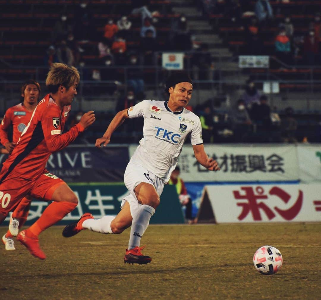 栃木SCさんのインスタグラム写真 - (栃木SCInstagram)「. 【GAME PHOTO】 . ▽AWAY GAME  10/25 vs 愛媛FC . ▽SCORE 愛媛 0-1 栃木 . ▽SCORER 53分 森俊貴(栃木) . ▽STARTING LINEUP GK 50 #オビパウエルオビンナ DF 23 #柳育崇 DF 30 #田代雅也 DF 15 #溝渕雄志 MF 33 #黒﨑隼人 MF 5 #岩間雄大 MF 14 #西谷優希 MF 18 #森俊貴 FW 17 #山本廉 FW 8 #明本考浩 FW 16 #榊翔太 ． ▽SUBMEMBER GK 1 #川田修平 DF 35 #池庭諒耶 DF 6 #瀬川和樹 MF 13 #禹相皓 FW 19 #大島康樹 FW 29 #矢野貴章 FW 9 #エスクデロ競飛王 . . 次節は11/1にホームでヴァンフォーレ甲府戦です！ 引き続き共に戦いましょう！ KEEP MOVING FORWARD . #栃木SC #全員戦力 #jleague #Jリーグ #サッカー .」10月27日 21時03分 - tochigisc_official