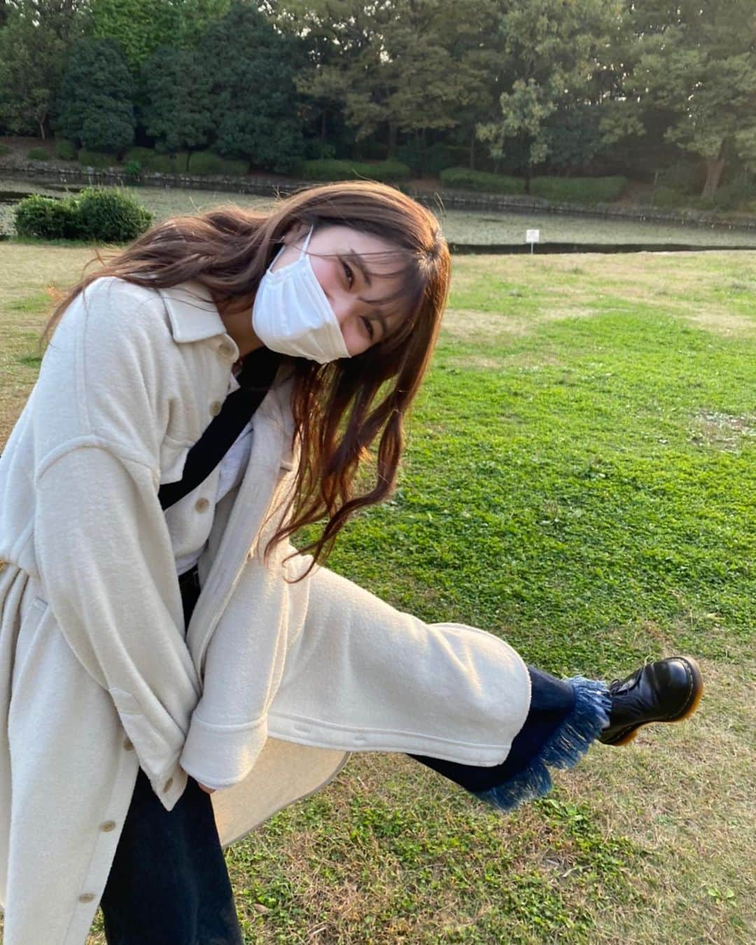 よしかわなみさんのインスタグラム写真 - (よしかわなみInstagram)「ㅤㅤㅤㅤㅤㅤ 通りがかった公園がとても良かった…！ ピクニックしたいなあ〜🍃 ㅤㅤㅤ 楽しそうだな自分笑 ㅤㅤㅤㅤ」10月27日 21時13分 - _chocoichi56_