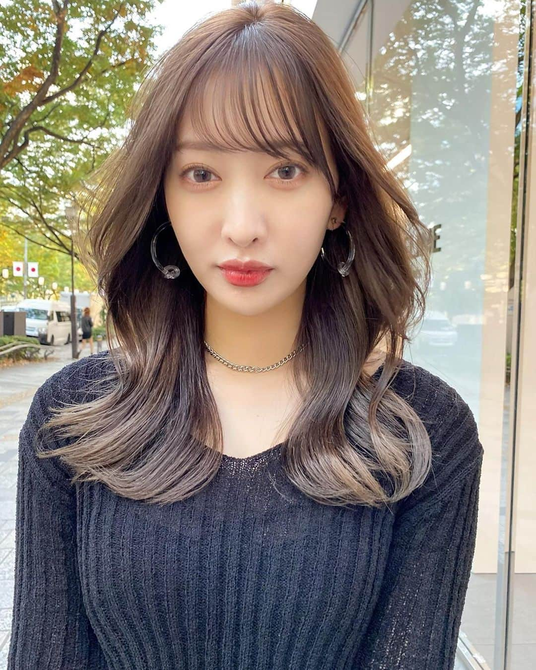 佐達ももこさんのインスタグラム写真 - (佐達ももこInstagram)「hair style💇‍♀️﻿ ﻿ @harada.hair 🙏🌹﻿ ﻿ いつも、どうしたい？って聞かれて、﻿ んー、いいかんじで！！🙏﻿ って答えてるほぼお任せスタイル🤣﻿ ﻿ カラーも最高だ〜🤟﻿ 顔まわりも動きがでるように﻿ 切ってもらっています😇﻿ ﻿ ﻿ #hairstyle#haircolor#SHIMA﻿」10月27日 21時19分 - sadamomodayo