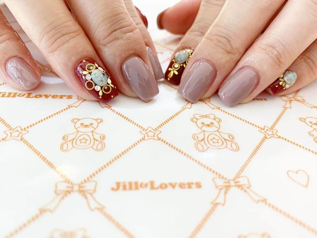 mamijinguのインスタグラム：「🌰  #jillandlovers #nail #nailart #paragel #gelneil#gel #ネイル #ネイルアート #me #look #love #かわいい」