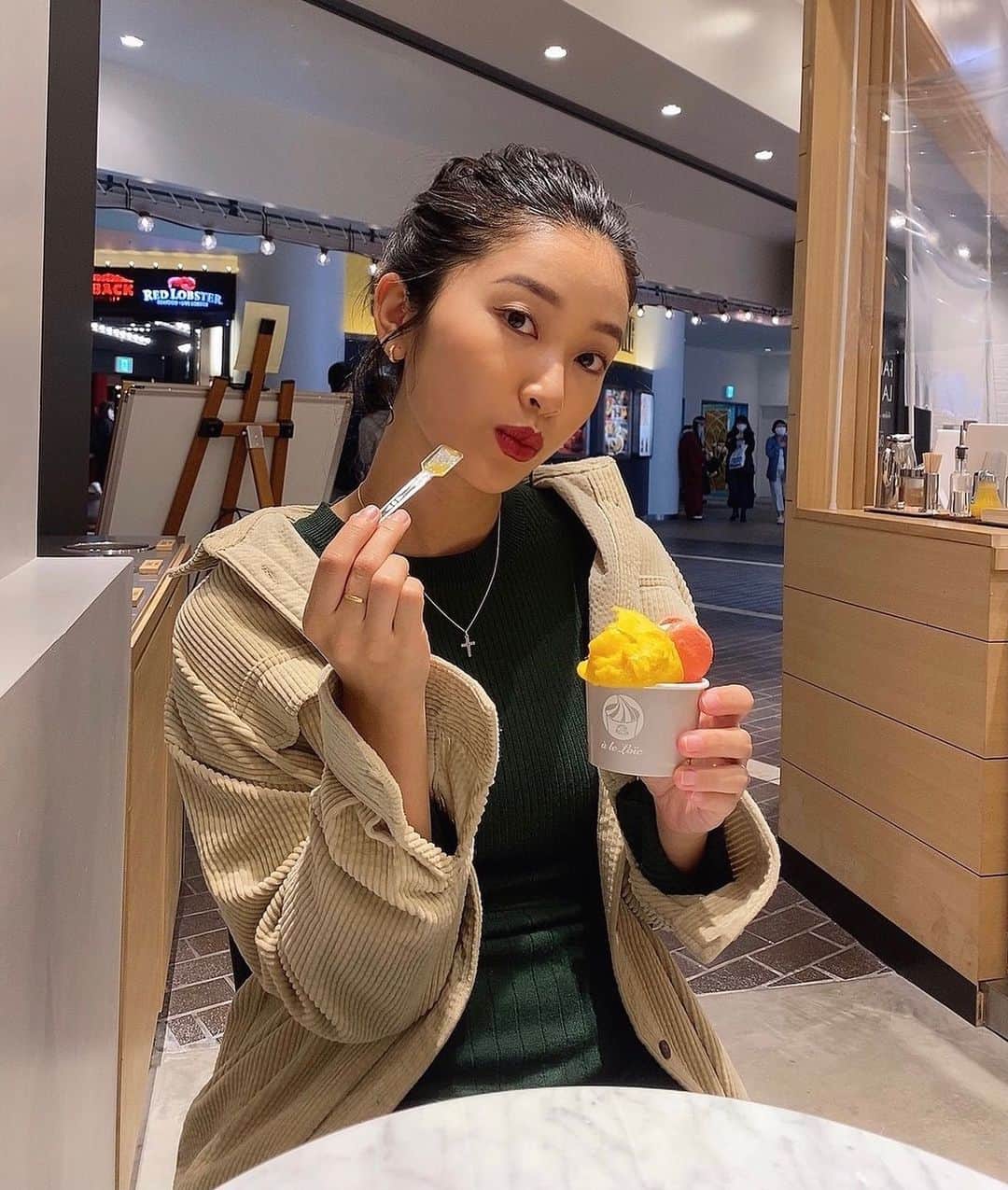 恵里花のインスタグラム：「甘いものがますます好きな体質に👀🍨﻿ 食べ過ぎには注意しないとですね🤭💭﻿ ﻿ #甘党﻿ #マタニティライフ #公式たまひよグラマー﻿ @tamahiyoinsta」