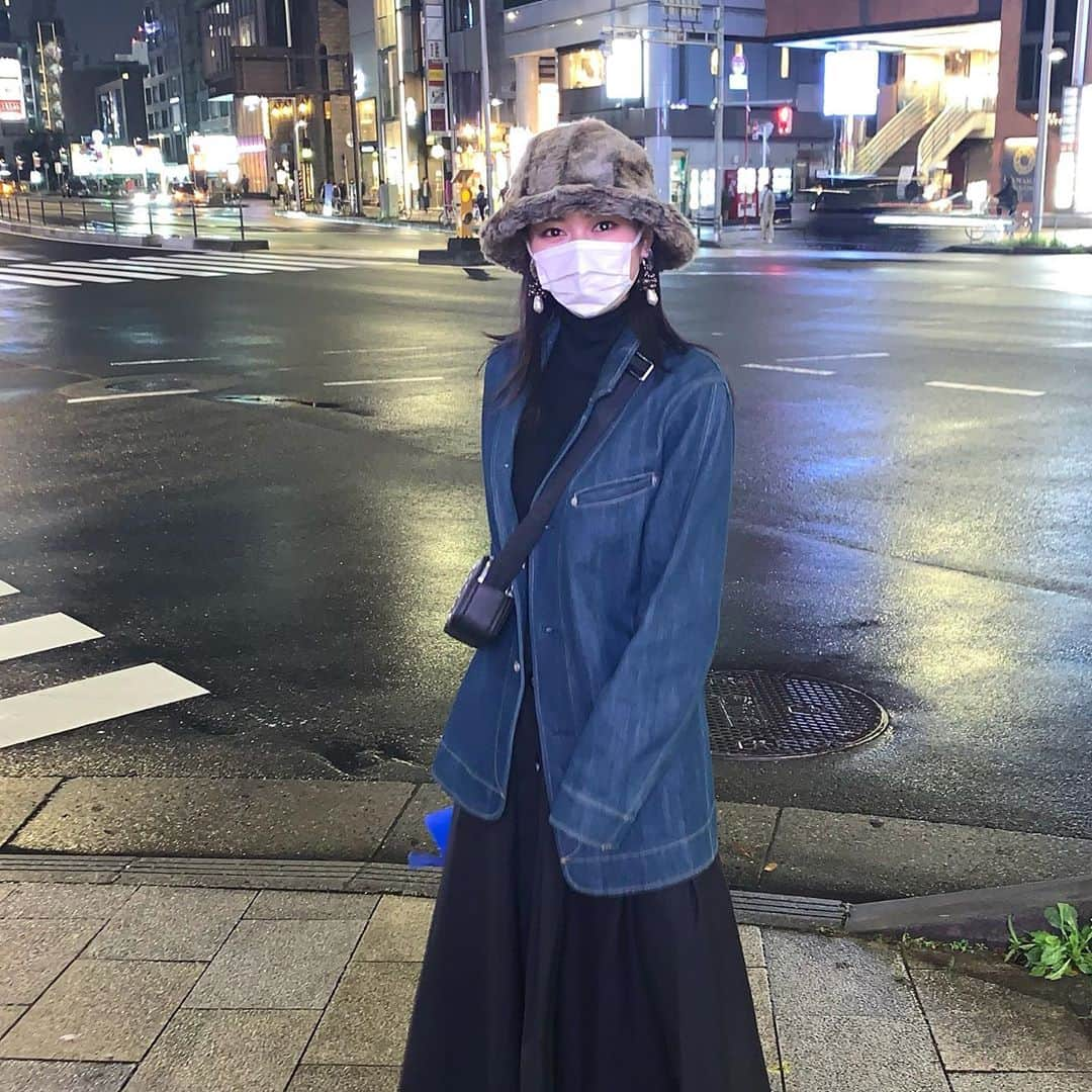 庄司芽生さんのインスタグラム写真 - (庄司芽生Instagram)「お下がりのデニム〜 #めいの服」10月27日 21時26分 - mei_tokyogirlsstyle