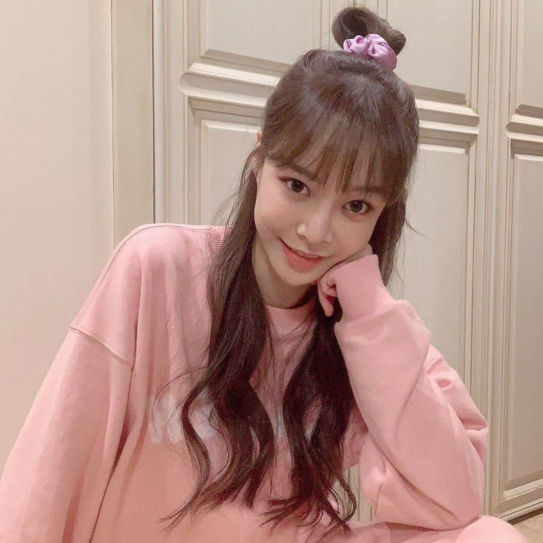 ユミンのインスタグラム：「곧 만나요💕🦄🦄」