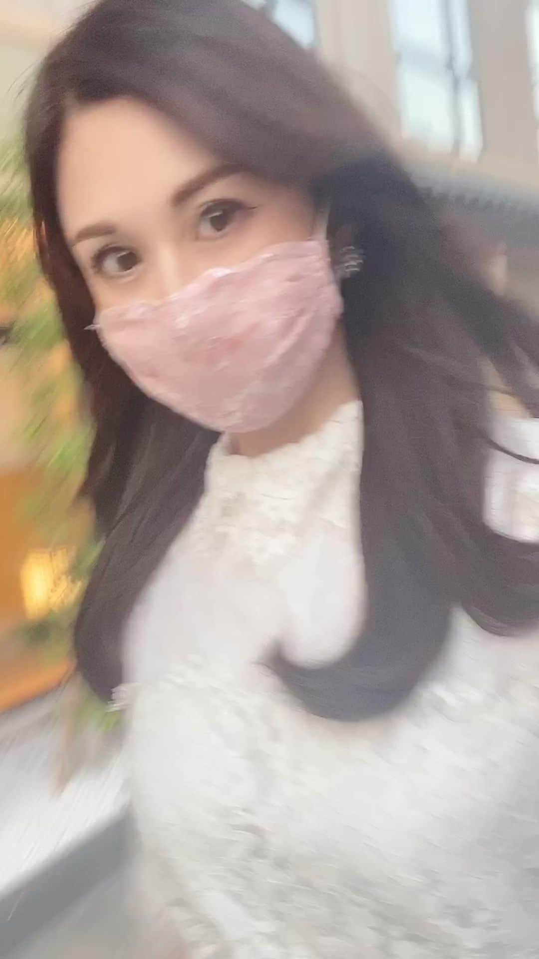 のインスタグラム：「自分のお家🏠に帰る電車を間違えてしまいました🤣 これから帰ってスーパーにお買い物😆」