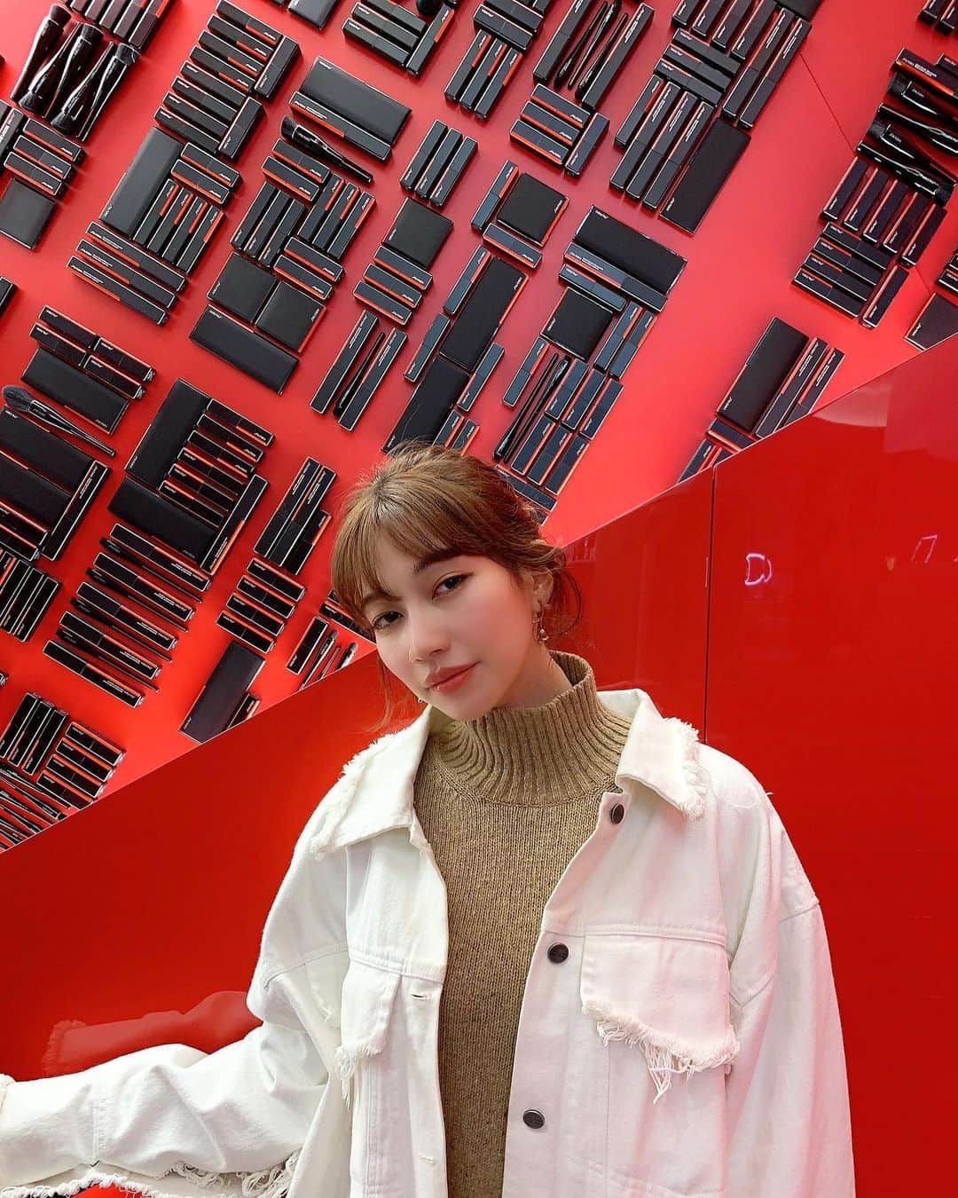 山本ソニアのインスタグラム：「@shiseido_japan🌹   SHISEIDOがサステナブルな取り組みとしてアルティミューンの国内初レフィルサービス「ULTIMNUNE FOUNTAIN」をスタートしたよ🌹  銀座の素敵なお店で、好きな言葉やデザインを入れることもできて、楽しい空間でした💫  #shiseidosbas @shiseido #pr」