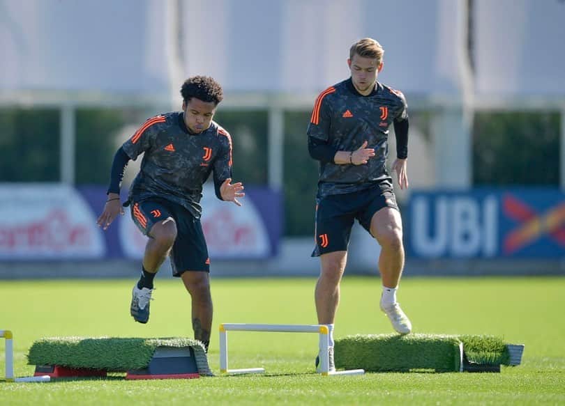 マタイス・デ・リフトのインスタグラム：「@championsleague time ⚽️」