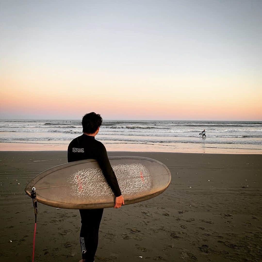 望月衛介さんのインスタグラム写真 - (望月衛介Instagram)「My last surf day on 49 years old. #surfing #sunset #myfavorite」10月27日 21時57分 - eisukemochizuki
