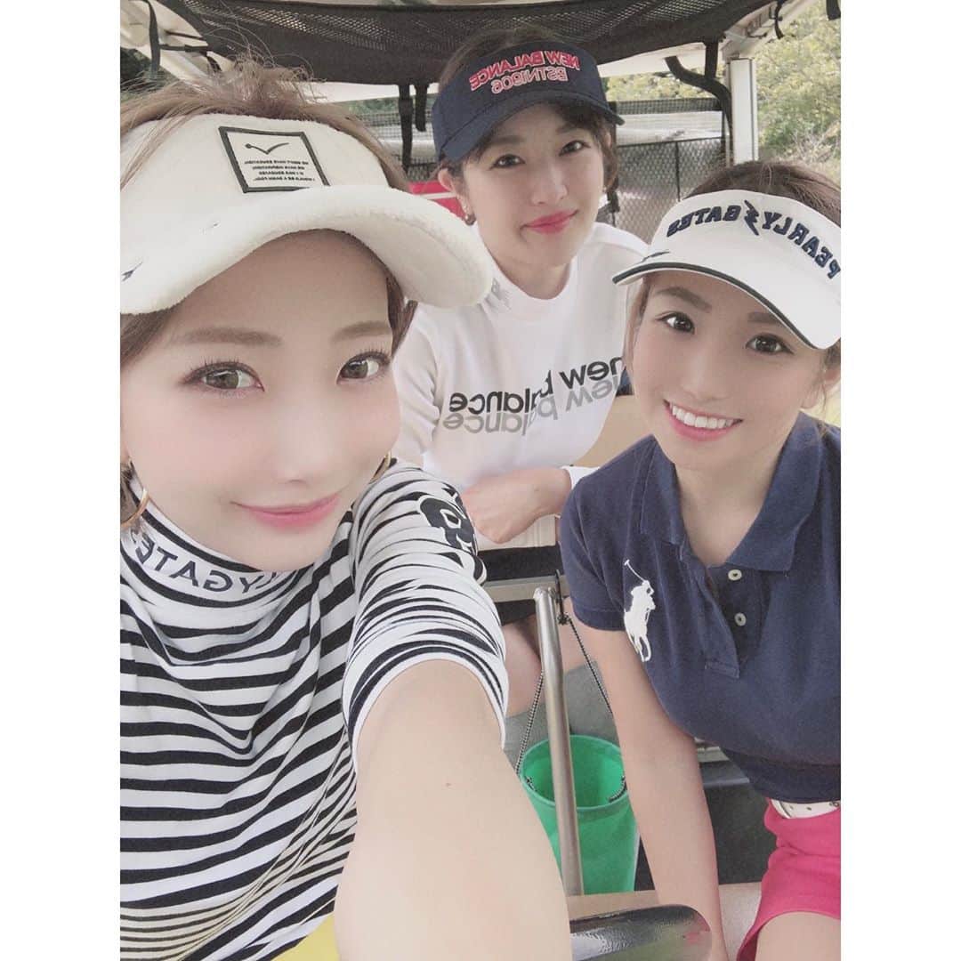 村本れいのインスタグラム：「﻿ #インスタゴルフ部﻿ って感じでてる？🥰﻿ ﻿ ﻿ 結構 #ガチ女子ゴルフ部 ⛳️﻿ ﻿ ﻿ ﻿ ﻿ #スイング動画　#ドライバーショット　﻿ #体重移動#マスクメイク　#ゴルフバカ女子﻿ #ショートヘア　#ショートボブ　#ボブ﻿ #ハイトーンショート　#ハイトーン　#ブリーチカラー﻿ #小顔ヘア #整形ヘア　#ママコーデ　#ママスタイル﻿ #ママモデル　#表参道　#渋谷　#男の子ママ　#令和ベビー　#ゴルフ女子　#銀座　#女性経営者　#撮影モデル　#インナーカラー　#ハイトーン　#ブリーチヘア　#美女♥️」