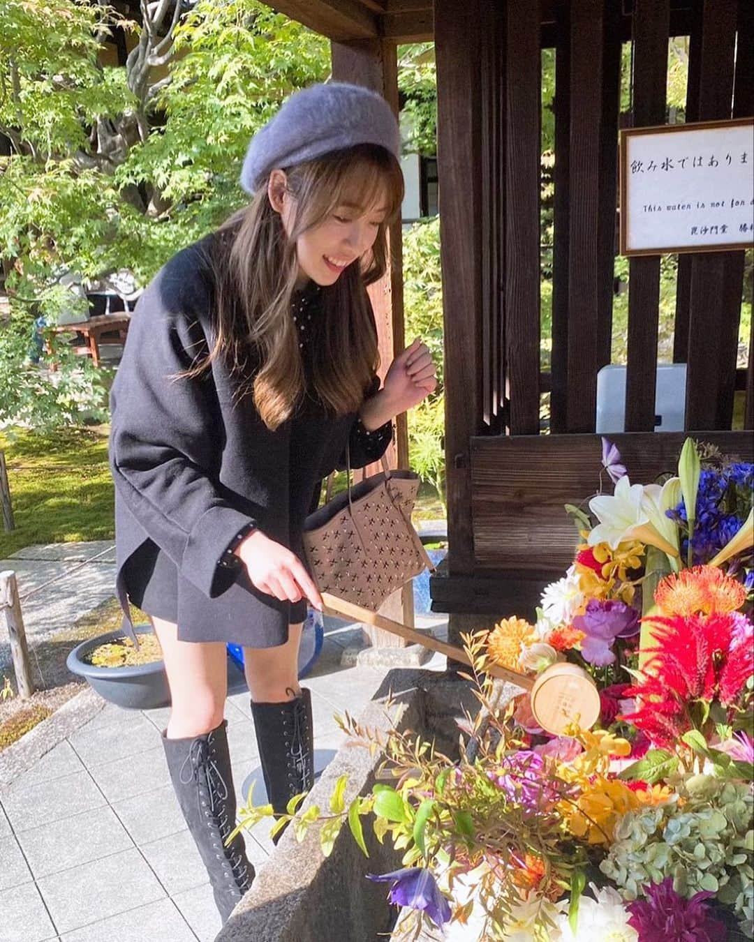 辰巳さくら（さくてん）さんのインスタグラム写真 - (辰巳さくら（さくてん）Instagram)「誰か神社巡りか お寺めぐりしよ⛩ パワースポットもいきたいなあ👊 #神様　#仏様　#お寺　#神社巡り #神社好きな人と繋がりたい　#勝林寺 #勝林寺花手水 #京都　#京都観光」10月27日 22時13分 - s.kten