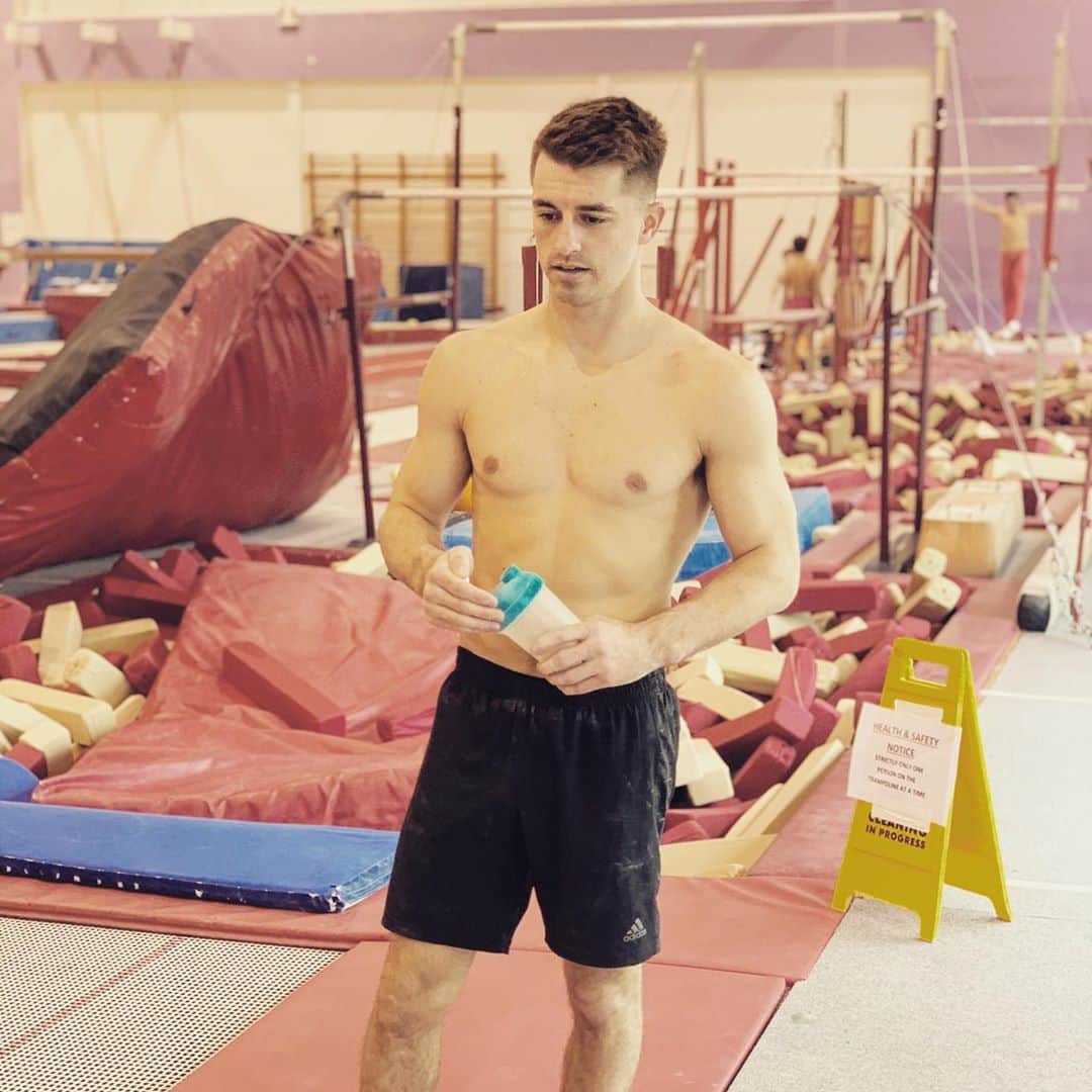 マックス・ウィットロックのインスタグラム：「Good session done 💪👍」