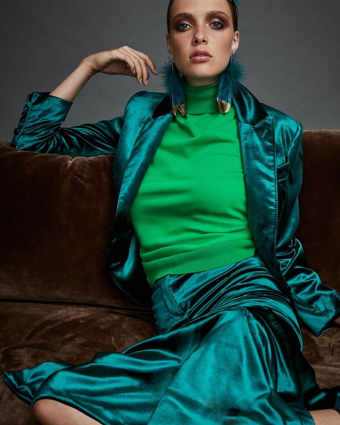 トムフォードさんのインスタグラム写真 - (トムフォードInstagram)「A tailored look for her in beautiful velvet. #TOMFORD」10月27日 22時15分 - tomford