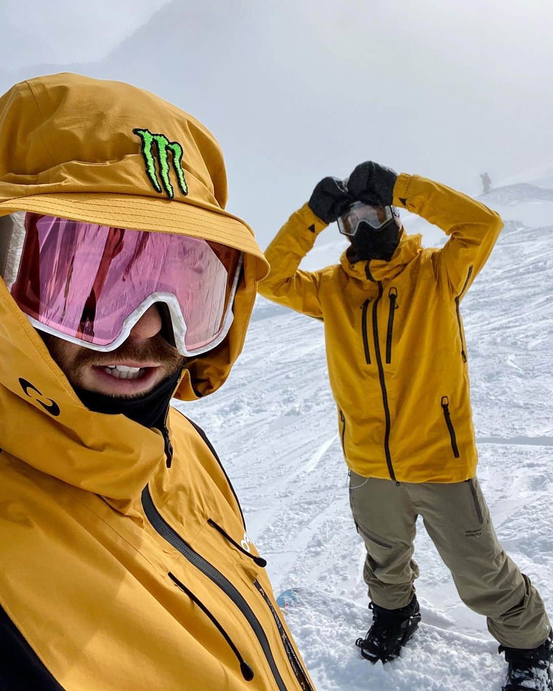 ステール・サンドベックのインスタグラム：「Pre-season pow pockets 💨 with @marcuskleveland」