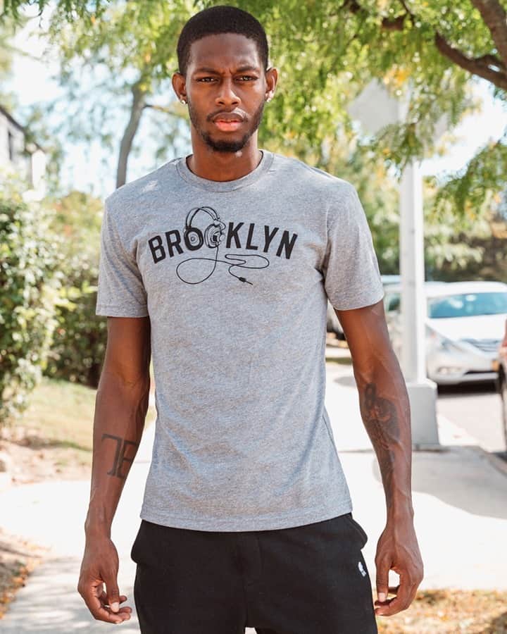 ブルックリンインダストリーズのインスタグラム：「Tish in BK Phones, an Industrialist Favorite. #brooklynindustries #liveworkcreate」