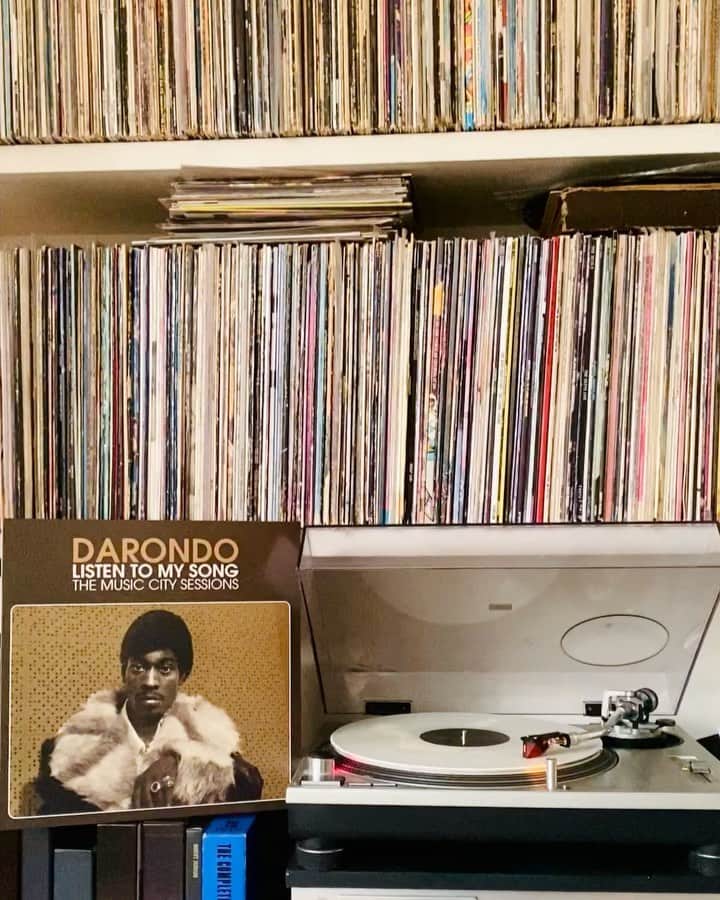 カロリーヌ・ド・メグレのインスタグラム：「Darondo - Didn’t I (2005) ❤️ #OneSongADayCDM」