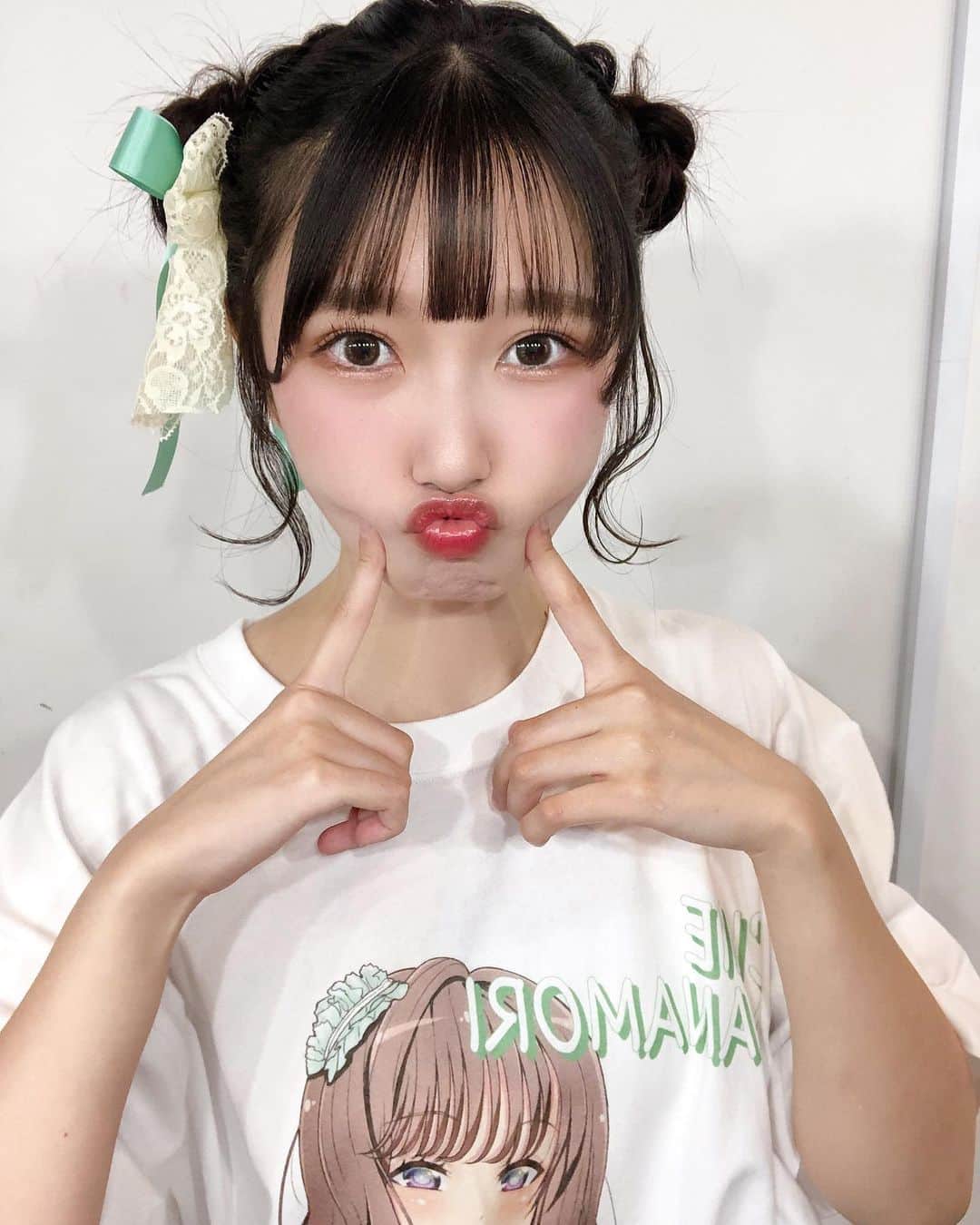 七瀬ひなたさんのインスタグラム写真 - (七瀬ひなたInstagram)「生誕T可愛かった💚 クマさんへあ〜にちえちゃんカラーの緑のリボンを付けました⸜❤︎⸝‍  #アイドル #地下アイドル #ヘアアレンジ #シースルーバング #オルチャンヘア #オルチャン #韓国アイドル #自撮り界隈 #自撮り #自撮り女子 #量産型 #地雷女 #ヒョウ柄コーデ #ワンピースコーデ #低身長コーデ #ヘアアレンジ #生誕祭 #クマさんヘア #ヘアメイク #ヘアメ  #被写体モデル #サロンモデル #akiba #japanesegirl #ootd #fashion #selfie #f4follow #f4f #followforfollowback #akiba」10月27日 23時19分 - elsy_hinata