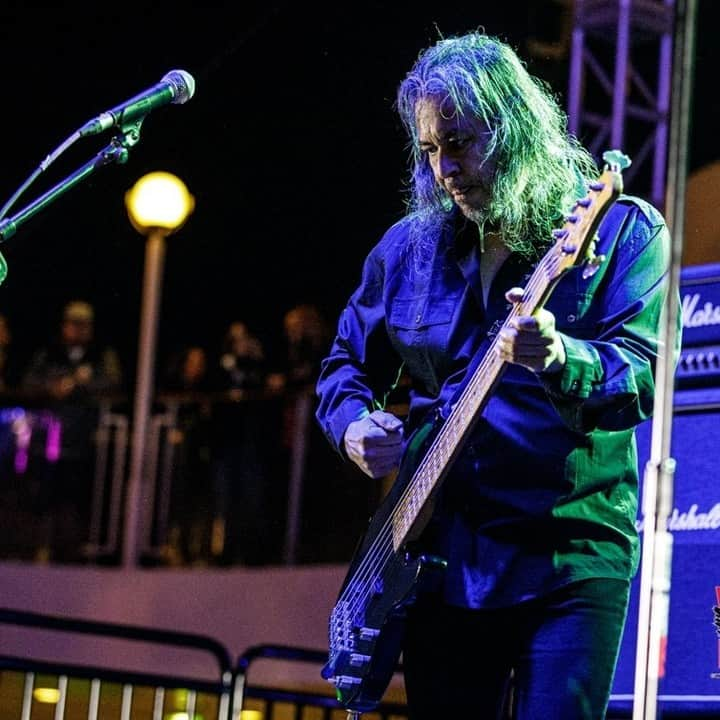 Queensrycheさんのインスタグラム写真 - (QueensrycheInstagram)「Eddie on the pool stage aboard the MegaCruise (photo credit Will To Rock) #queensryche #megacruise2019 #poolstage #eddiejackson #edbass #onetake #coolbreeze #bamf #allaboutedbass #bassplayer #memories #goodtimes #mikelullbass #rychersrule #wemissyouall #lookingaheadto2021 #seeyousoon」10月28日 4時47分 - queensrycheofficial