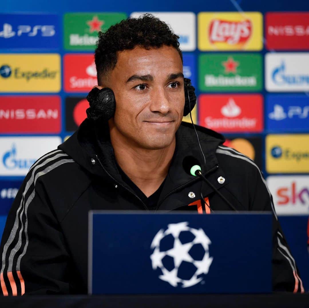 ダニーロ・ルイス・ダ・シウバのインスタグラム：「Pronti per un'altra notte magica di @championsleague 💪🏾🤍🖤 #debicaspromundo #finoallafine  #forzajuve」