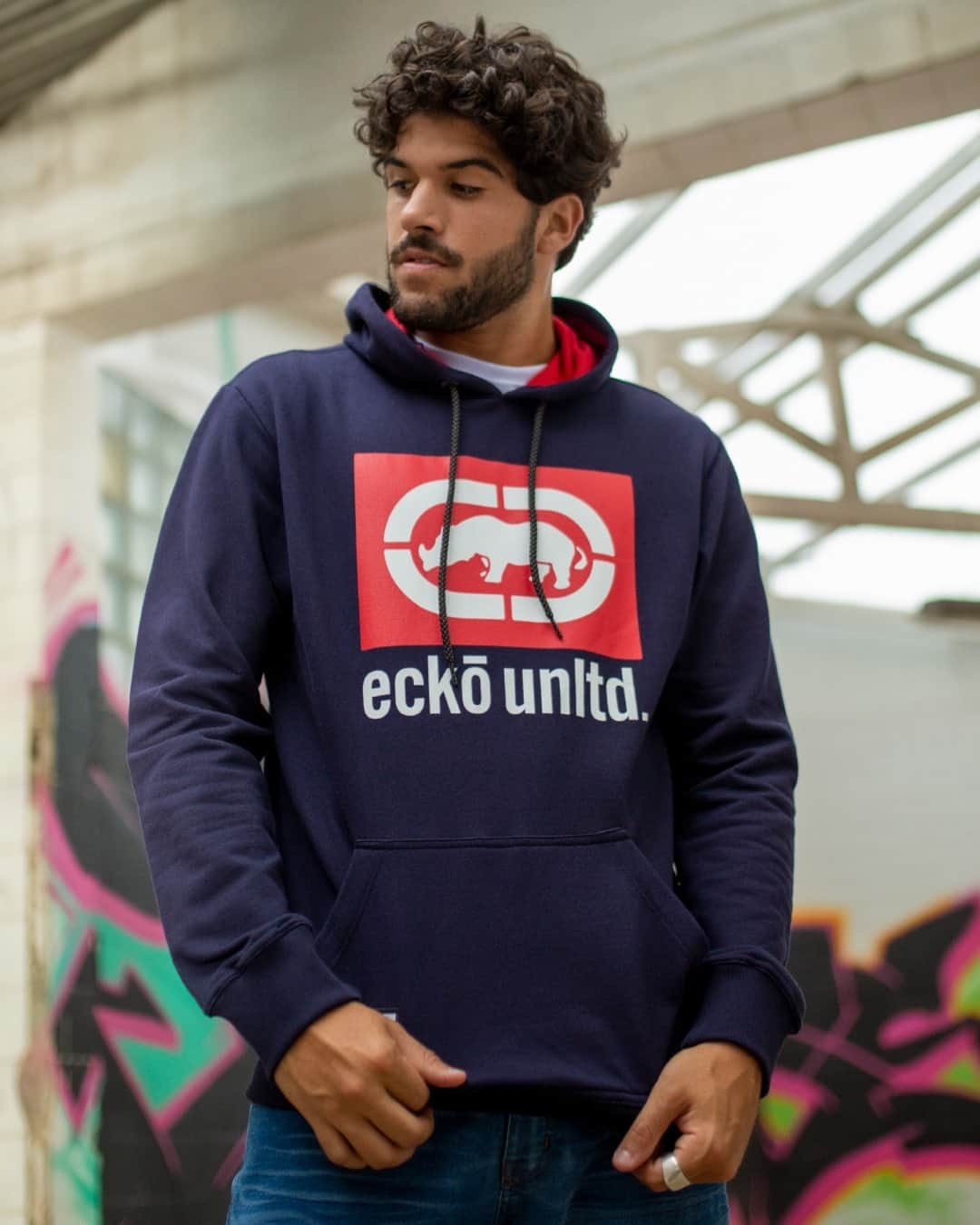エコーレッドのインスタグラム：「Sweater weather has arrived. Don’t get left out in the cold. @ecko_unltd_br」