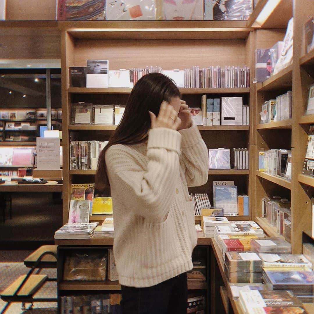 加藤愛里クリスティーナのインスタグラム：「📚」