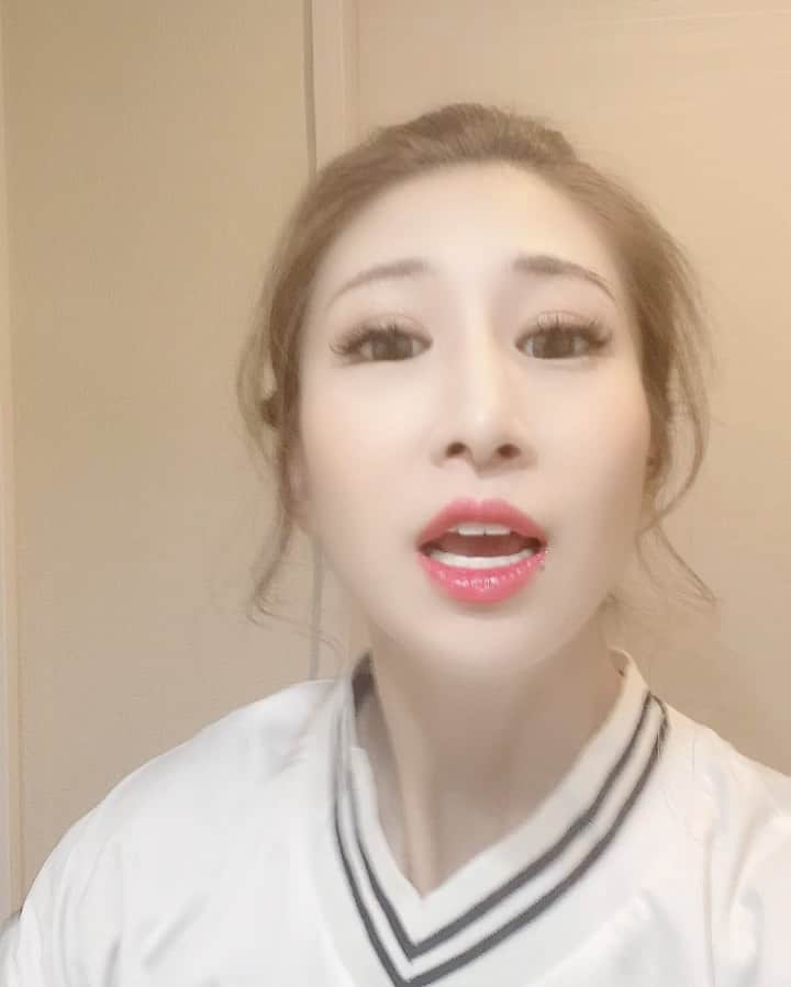 赤崎ティナ（西浦舞由美）のインスタグラム：「撮影のお話。 #ウエディング　#撮影 #モデル　 久しぶりに喋ってみた投稿。 #赤崎ティナ」