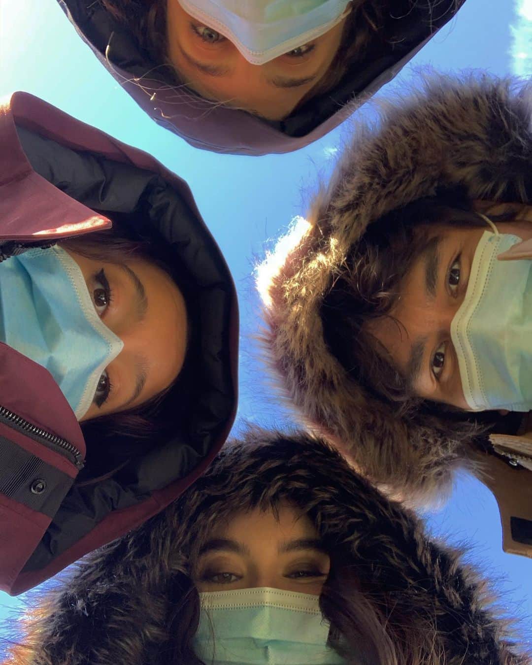 ランドリー・ベンダーのインスタグラム：「yo yo yo we’re freezing @cwrepublicsarah」