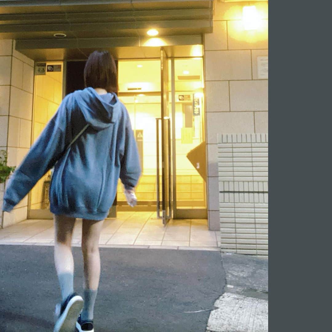 新谷姫加さんのインスタグラム写真 - (新谷姫加Instagram)「履いてないみたいな服、足寒い。」10月28日 0時12分 - hime._.gram