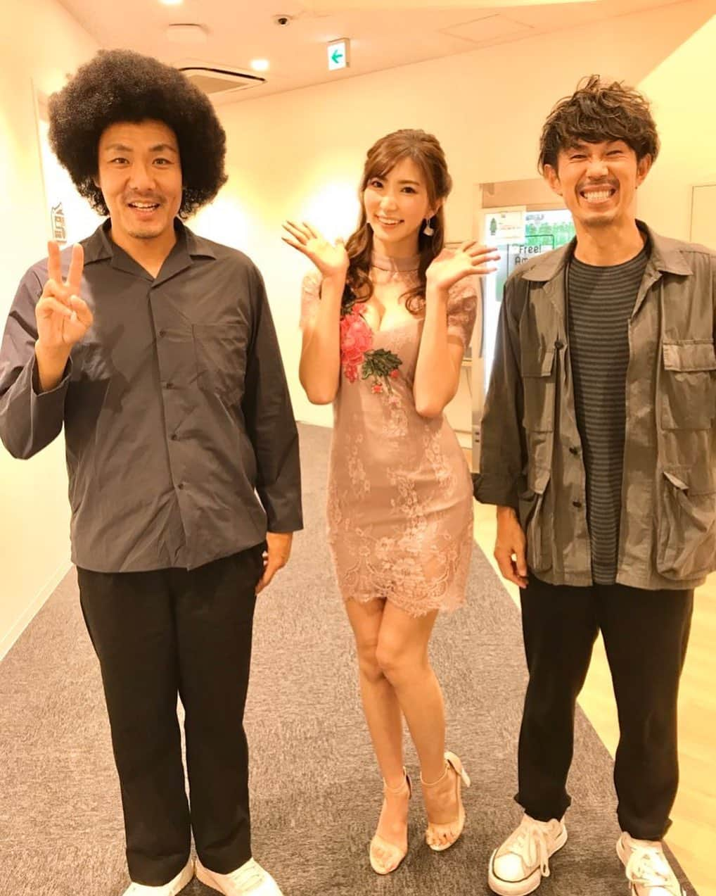 松嶋えいみさんのインスタグラム写真 - (松嶋えいみInstagram)「今日は絶対に忍びねぇなやるってキメてたんだ！！！  #おうちでよくママとやってる #いつ言おうかずっと #ソワソワしてた #言う場面なさすぎて #すごい変なタイミングで言ってしまった #でもちゃんとかまわんよって返ってきた #感激 #🥺 #夢が叶った瞬間 #トータルテンボス 様 #ありがとうございました #ミッドナイト競輪 #AbemaTV」10月28日 0時30分 - eimi_matsushima