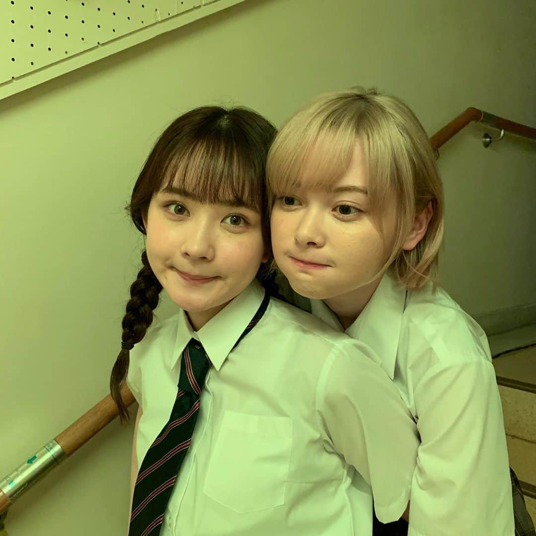 荒ぶる季節の乙女どもよ。【ドラマイズム公式】さんのインスタグラム写真 - (荒ぶる季節の乙女どもよ。【ドラマイズム公式】Instagram)「❁﻿ 新菜ともーちんのオフショット🌷たーくさん！笑  もーちんのはじめて芽生えた恋心はいかに😭🍑🤍  このあとMBSで放送まであと30分、 TBSの放送まであと1時間🌝✨  #ドラマイズム  #荒ぶる季節の乙女どもよ  #玉城ティナ #畑芽育」10月28日 0時32分 - araoto_drama