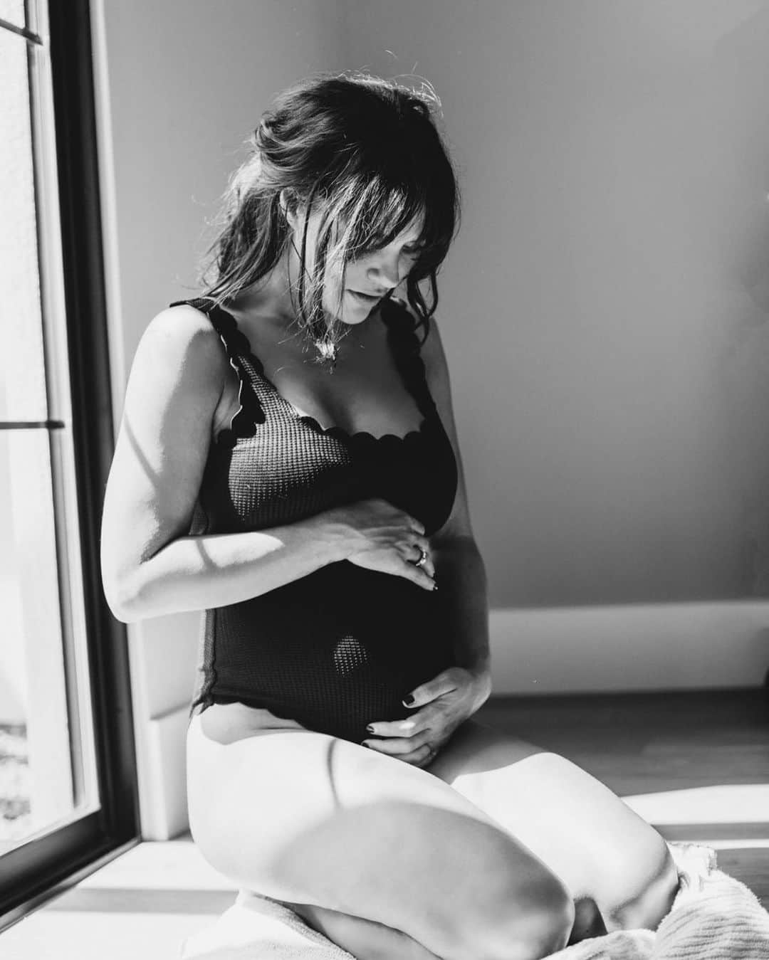 ジェシカ・ゾアのインスタグラム：「Instagram VS Reality 🤰」