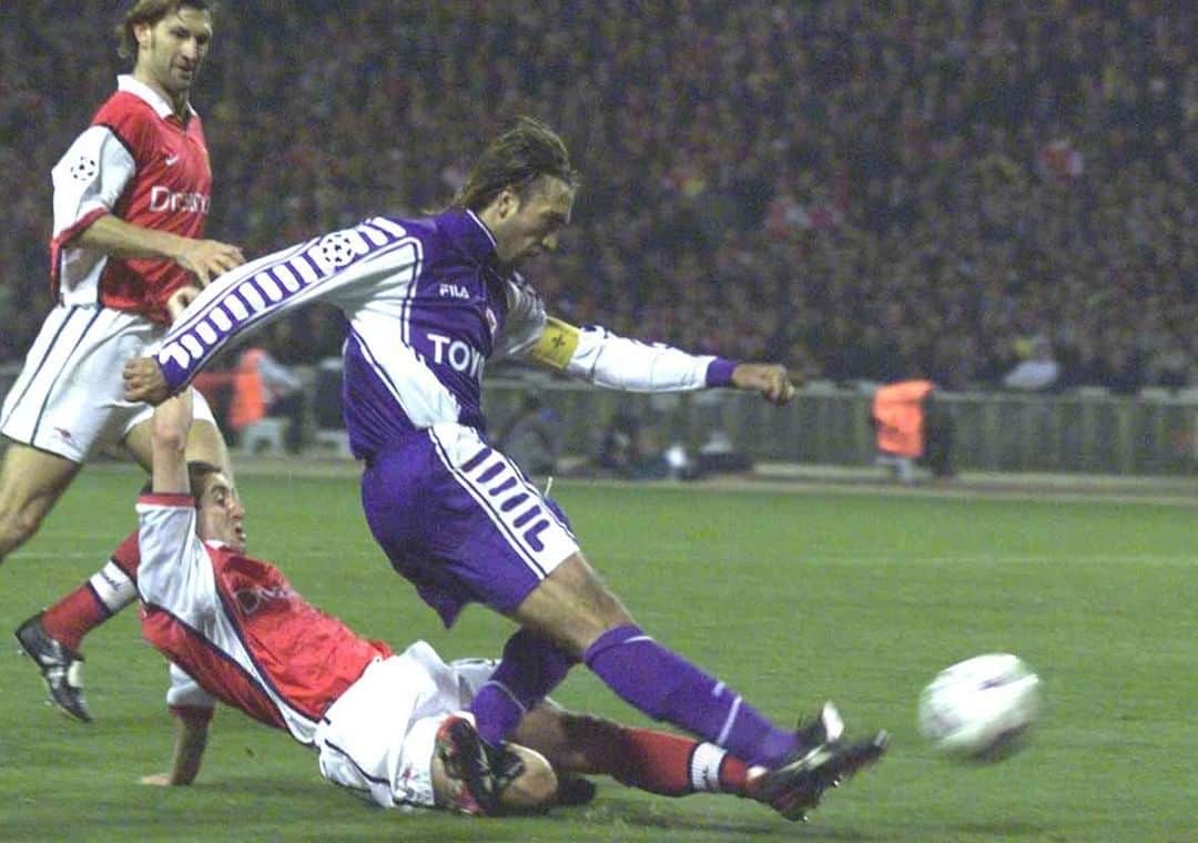 ACFフィオレンティーナさんのインスタグラム写真 - (ACFフィオレンティーナInstagram)「Shot power: __ ✍️👇 Gabriel Omar Batistuta 🚀  #OnThisDay in 1999 📅 Arsenal-Fiorentina 0-1  #ForzaViola 💜 #Fiorentina #UCL #ACFFiorentina #Arsenal #OTD #AccaddeOggi #Batistuta」10月28日 0時52分 - acffiorentina