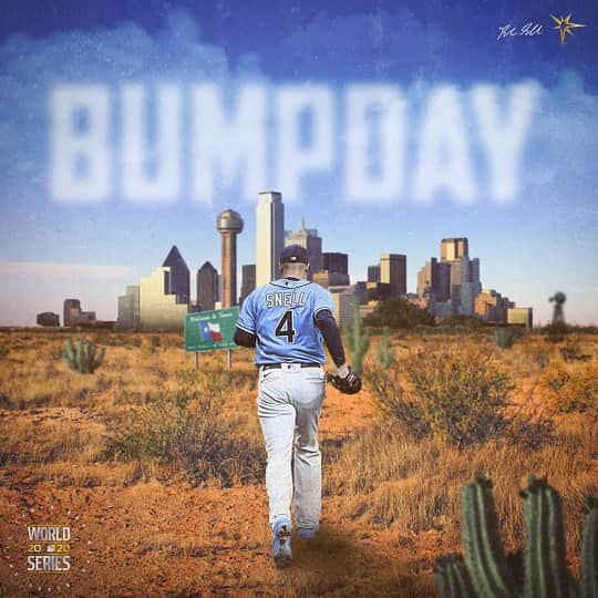 ブレイク・スネルのインスタグラム：「BUMPDAY 🦖」