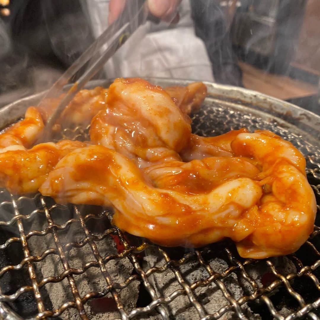 のインスタグラム：「こんなホルモン焼き初めてだった。サイコーだよ」