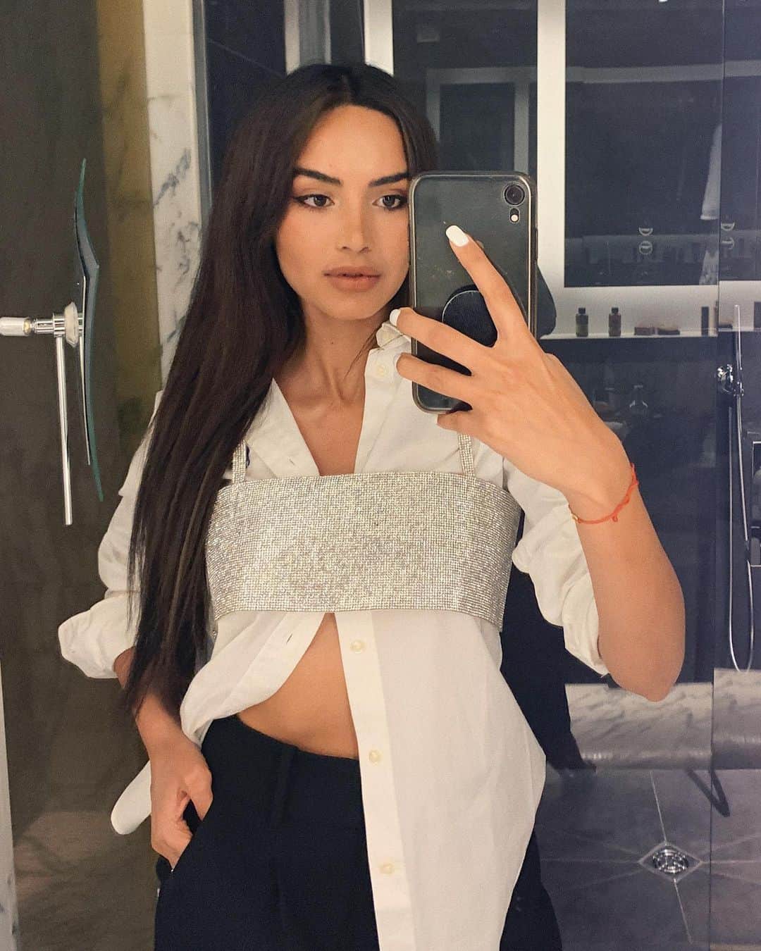 Diipa Büller-Khoslaのインスタグラム：「What’s the first thing you notice on these photos?」