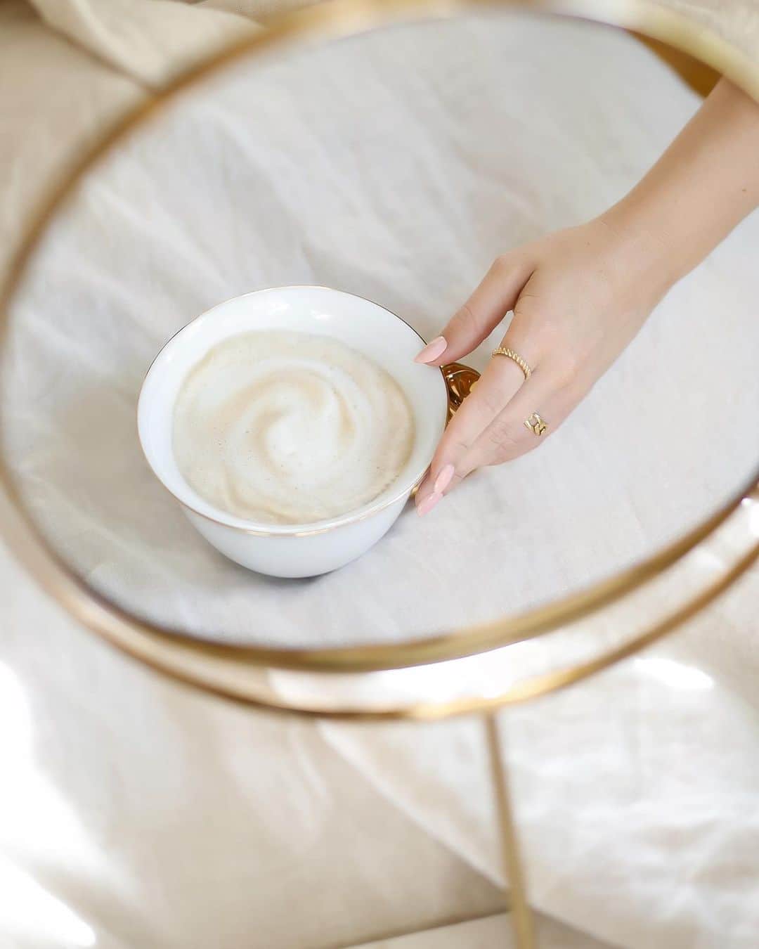 Anna Nyströmのインスタグラム：「☕️」