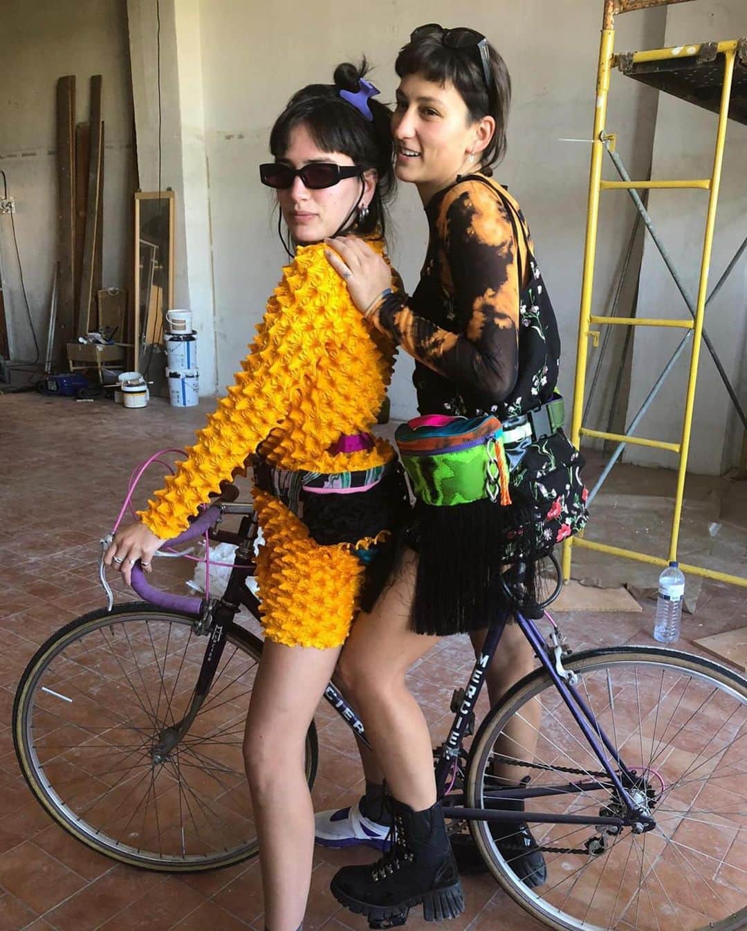 Marques Almeidaさんのインスタグラム写真 - (Marques AlmeidaInstagram)「reM’Ade by MANA.TERRA happened as an explosion of care, trust, creativity and disruption, shot on the most powerful beautiful women in Porto with their dogs and their bikes.  Go have a look for yourself and pre order the pieces until 31th October only 🧡  #marquesalmeida #howdoyouwearyourma #remade #remadebymanaterra  #ss21collection #ss21 #preorder」10月28日 1時31分 - marques_almeida