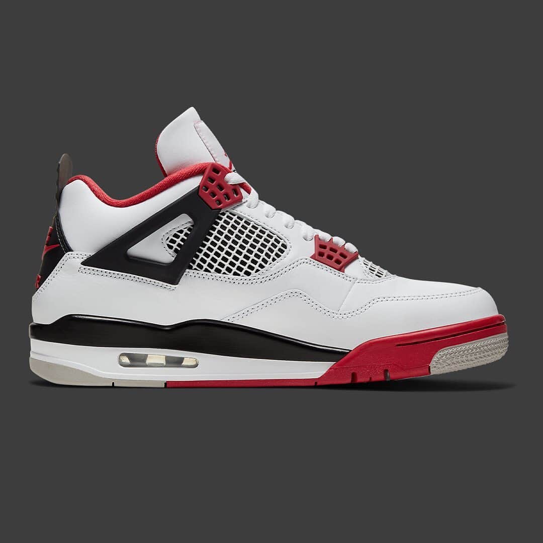 HYPEBEASTさんのインスタグラム写真 - (HYPEBEASTInstagram)「@hypebeaskicks: The Air Jordan 4 "Fire Red" just received a SNKRS Shock Drop. Don't worry, you'll have another chance to cop on November 28. The sneakers feature a premium leather base upper accented by black under the netting, red/black TPU, and bright red sockliner. Other details include the OG “Nike Air” on the heel tab, a white/red/black Air-assisted midsole paired with a grey rubber outsole to complete the look. How many pairs do you need?⁠⠀ Photo: @nike」10月28日 1時32分 - hypebeast