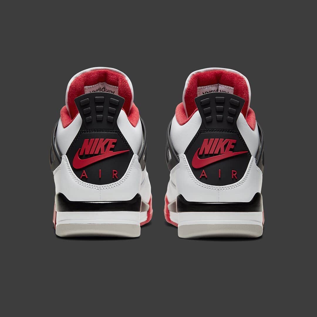 HYPEBEASTさんのインスタグラム写真 - (HYPEBEASTInstagram)「@hypebeaskicks: The Air Jordan 4 "Fire Red" just received a SNKRS Shock Drop. Don't worry, you'll have another chance to cop on November 28. The sneakers feature a premium leather base upper accented by black under the netting, red/black TPU, and bright red sockliner. Other details include the OG “Nike Air” on the heel tab, a white/red/black Air-assisted midsole paired with a grey rubber outsole to complete the look. How many pairs do you need?⁠⠀ Photo: @nike」10月28日 1時32分 - hypebeast