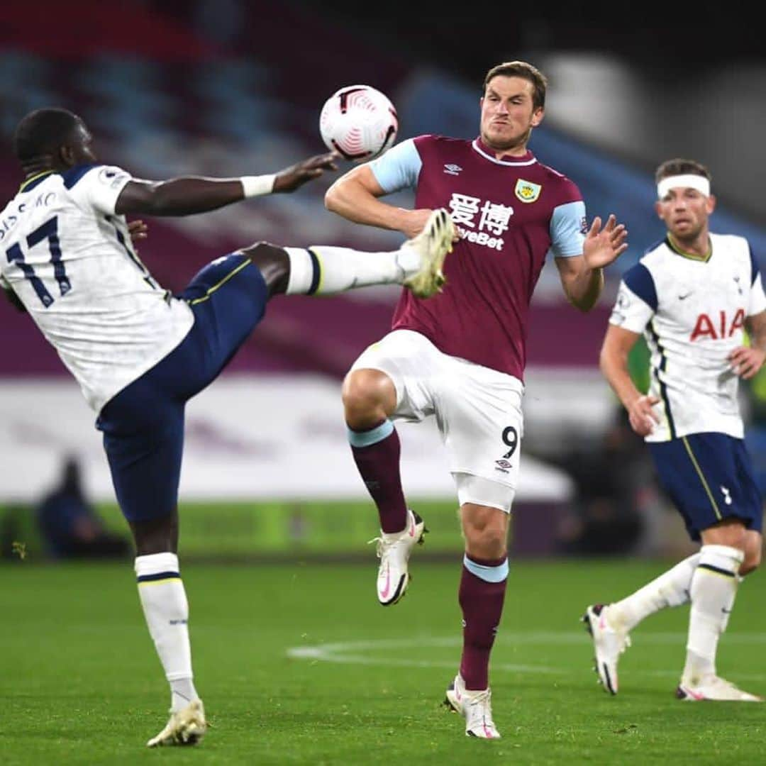 ムサ・シソコさんのインスタグラム写真 - (ムサ・シソコInstagram)「A football match is always a fight. +3 points ✅. #COYS #MS17」10月28日 1時47分 - moussasissokoofficiel