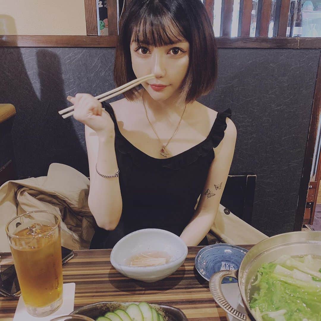 MASAMIのインスタグラム：「レタシャブたべたのよん🥬 さむいからね🥰」