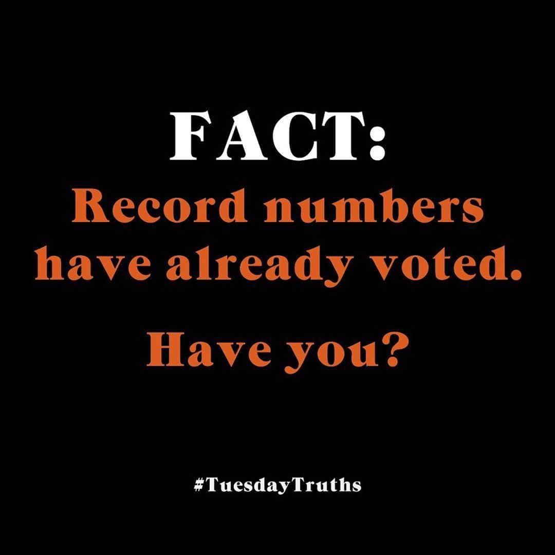 ペネロペ・クルスさんのインスタグラム写真 - (ペネロペ・クルスInstagram)「#voteearly #vote #tuesdaytruths」10月28日 1時58分 - penelopecruzoficial