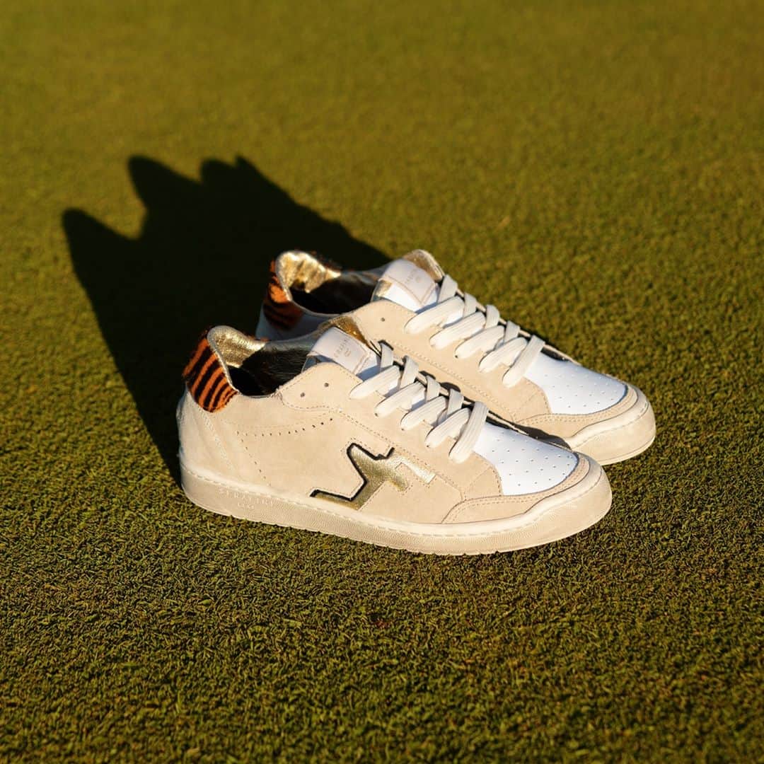 のインスタグラム：「New San Diego Low Suede, soft nuance with bold details. ⁠ 100% made in Italy sneakers!⁠ #WeAreSerafini #SerafiniShoes⁠ .⁠ .⁠ .⁠ #newin #newcollection #fw20 #newcampaign #musthave #fallwinter #madeinitaly #italianstyle #italianshoes #italiandesign #stileitaliano #designitaliano #scarpeitaliane #showroomnodum #gpshowroommilano #fashionrappresentanze #sneakers #shoes #fashion #sneaker #sneakersaddict #style #sneakerheads #sneakerporn #sneakerholics #sneakerfreaker #footwear #shoesaddict」