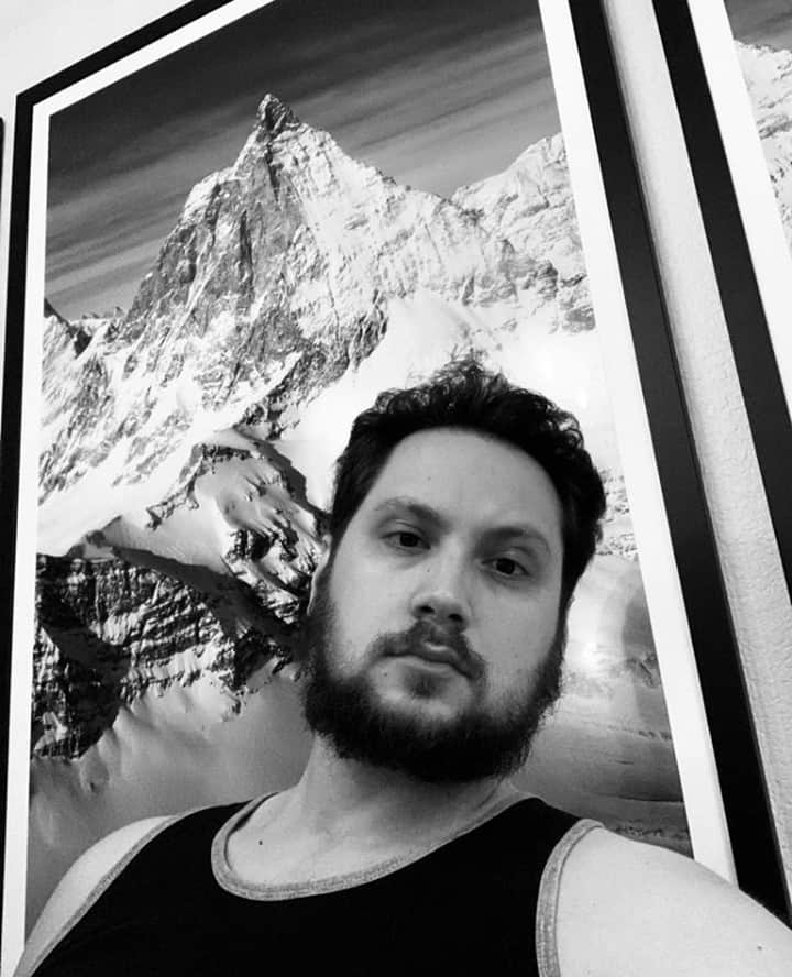マット・マクゴリーのインスタグラム：「Mountain Man Matt is here to remind you that there’s one week left to vote!⁠ ⁠ Matterhorn background courtesy of @graymalin」