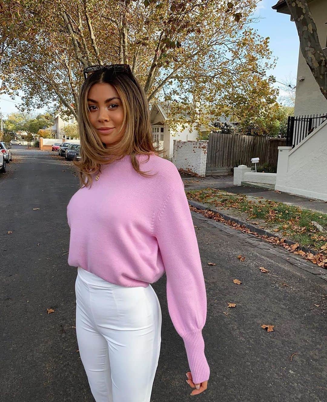 クーカイのインスタグラム：「Appréciez la douceur du pull Autumn, à mixer avec un jean blanc pour un look d’automne lumineux ✨  #jumper #fashion #kookai」