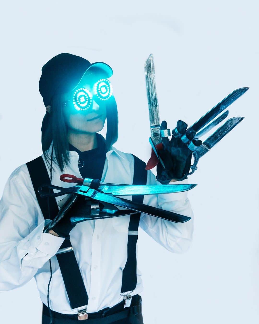 REZZさんのインスタグラム写真 - (REZZInstagram)「Hey ✂️   My new song “Orbit” came out today!!! Link in bio   📷 @anamassardphoto」10月28日 2時16分 - officialrezz