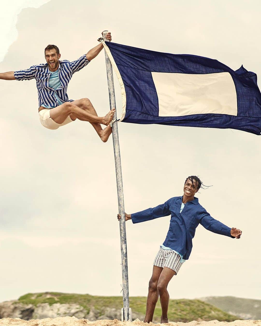 オールバーブラウンのインスタグラム：「You can now shop our latest collection online and in-store. The Dunes is a bold and energetic clothing collection featuring laidback shirts, fresh swim short hues & new photographic prints. So, wherever you decide to holiday next, top-up your suitcase today with us.  #DoseOfSun #OrlebarBrown #OBsAroundTheWorld」