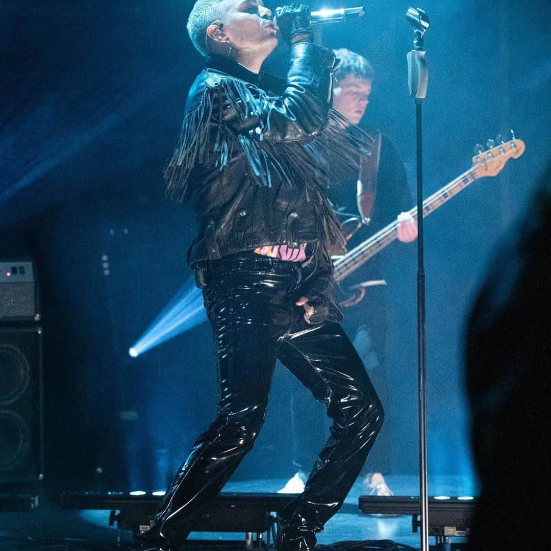 Tokio Hotelさんのインスタグラム写真 - (Tokio HotelInstagram)「Did u catch us last night on @LateNightBerlin? FULL performance link of #Monsun2020 in stories! Make sure to comment, like, and share the video 🔥🌊 📸: @waya.yeung」10月28日 2時36分 - tokiohotel