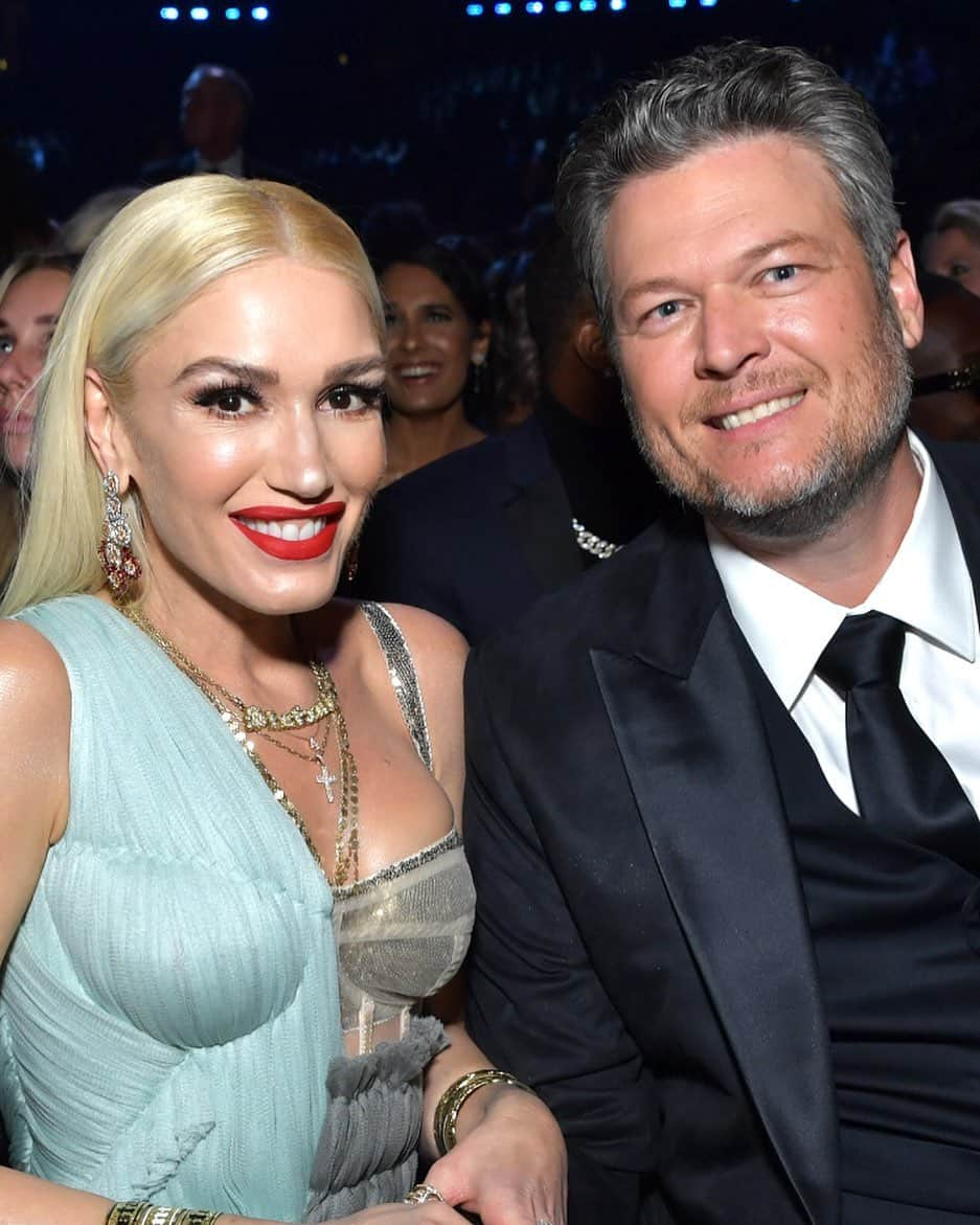 Just Jaredさんのインスタグラム写真 - (Just JaredInstagram)「Gwen Stefani and Blake Shelton are engaged after five years of dating! Tap this pic in the LINK IN BIO to see how they announced the news! #GwenStefani #BlakeShelton Photo: Getty」10月28日 2時36分 - justjared