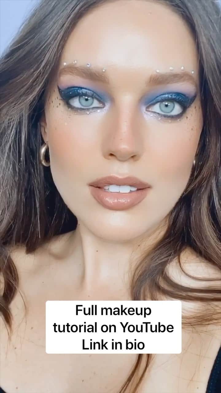 エミリー・DiDonatoのインスタグラム：「Sorry for spamming but this makeup gave me LIFE! 🦋 Full Euphoria inspired makeup tutorial on my channel with @misha212 hair by @mrtonykelley production @811media」