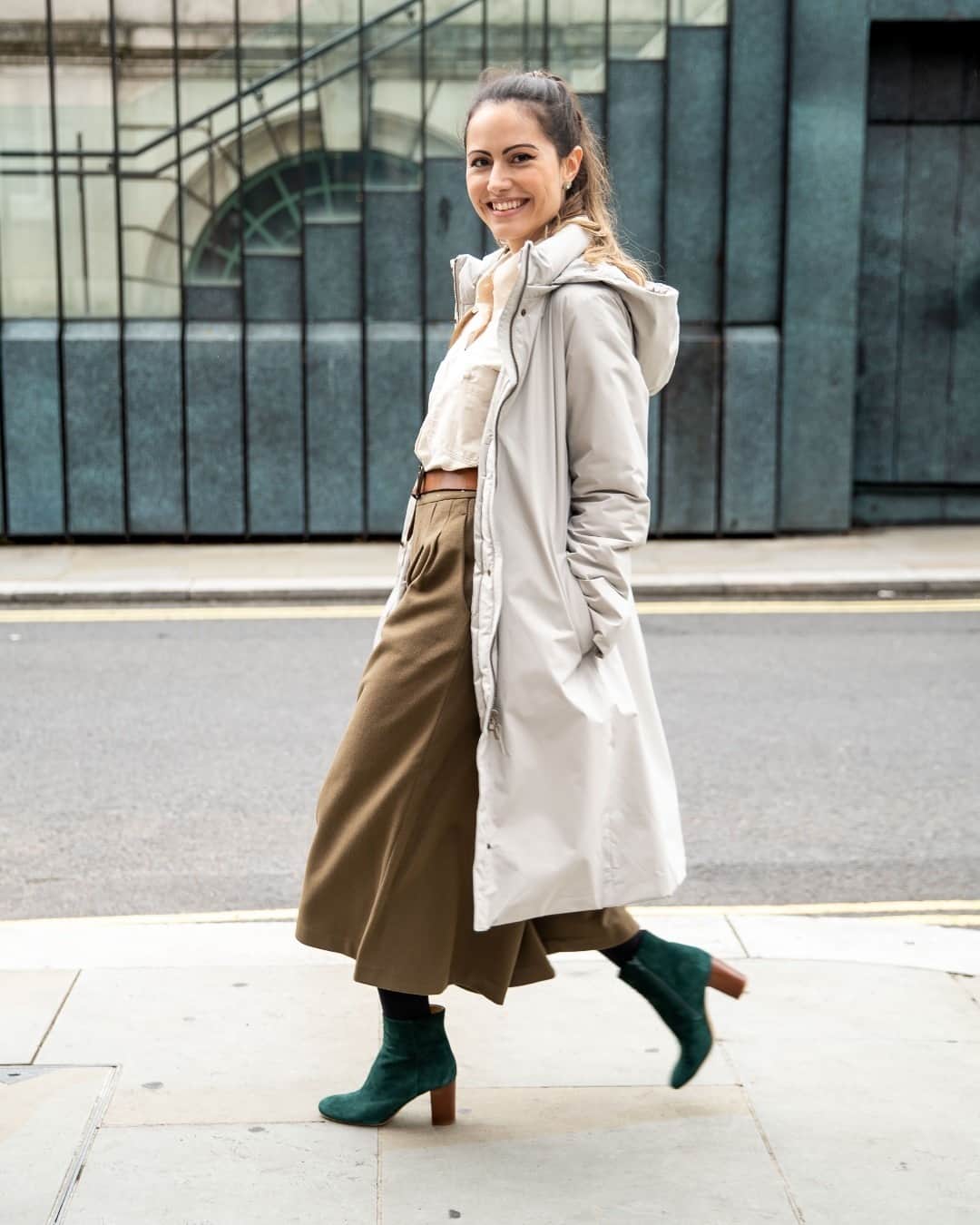 UNIQLO UKのインスタグラム：「Hybrid Down, down warmth with total ease of movement.  #Uniqlo #LifeWear #UniqloLifeWear」
